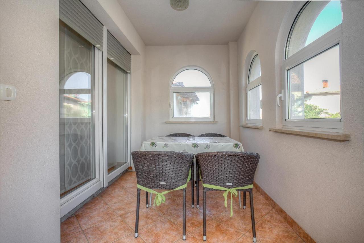Appartamento Diconi Pola Esterno foto